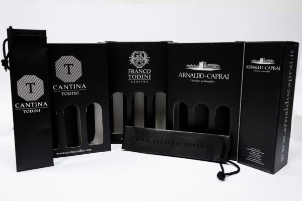 Cantine Todini - Arnaldo Caprai 
Scatole porta bottiglie, buste create
